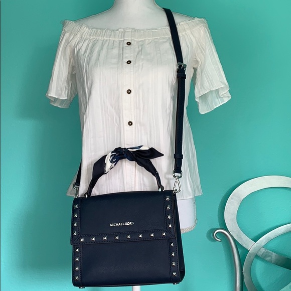 Michael Kors Crossbody Messenger Dillon Navy Bag - Picture 3 of 4